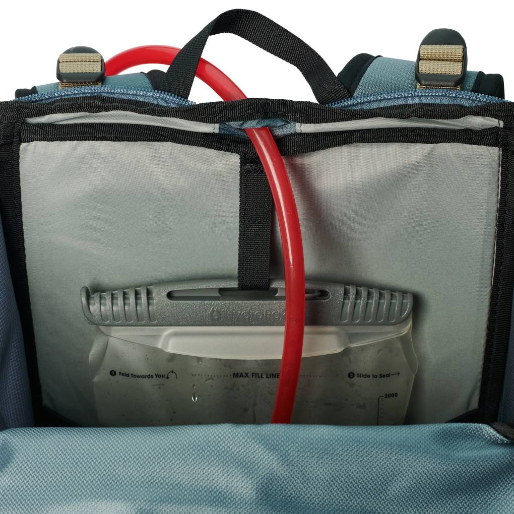 USWE TRACKER 30 DAYPACK BACKPACK - 30L