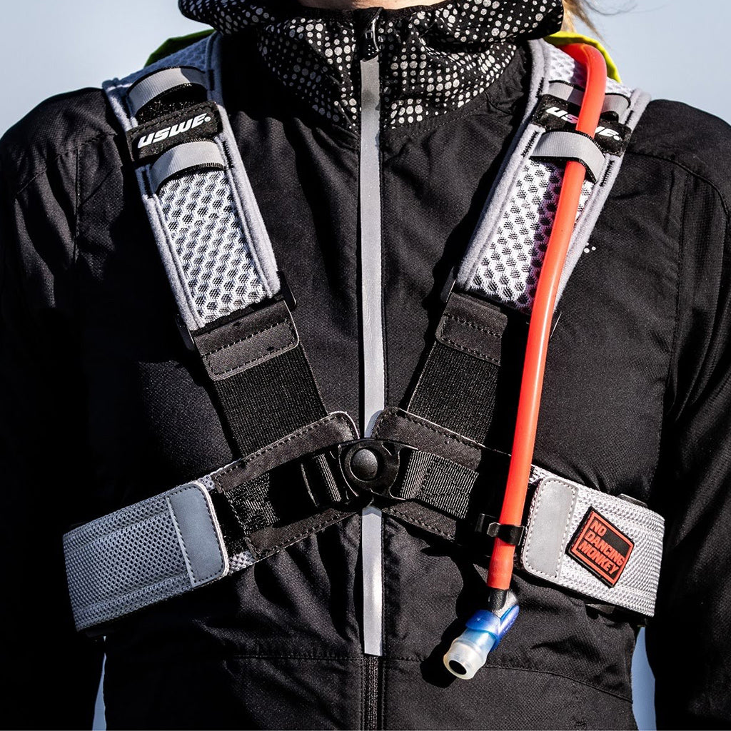 USWE VERTICAL MULTISPORT HYDRATION BACKPACK 4L