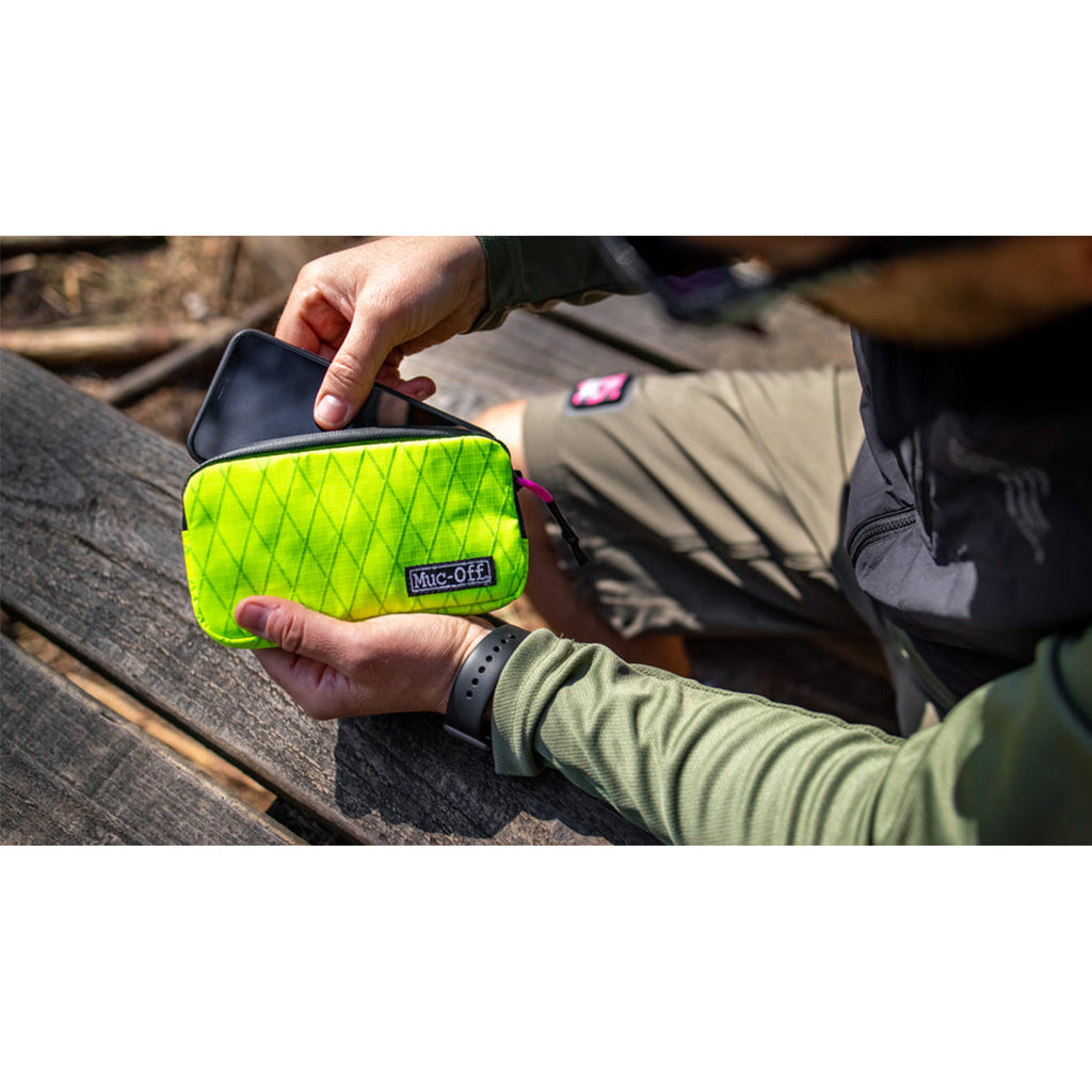 MUC-OFF MOTO/BIKE RAINPROOF ESSENTIALS CASE