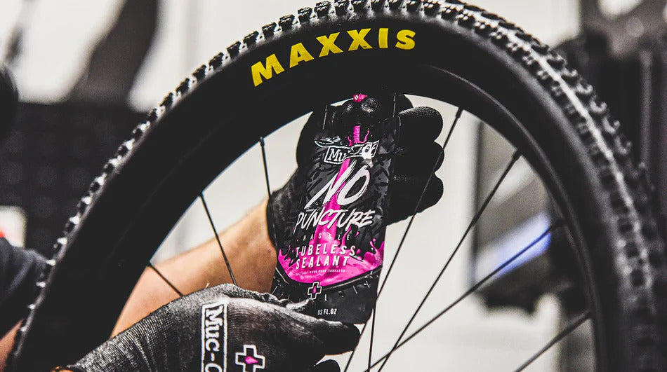 MUC-OFF BIKE ULTIMATE TUBELESS SETUP KIT