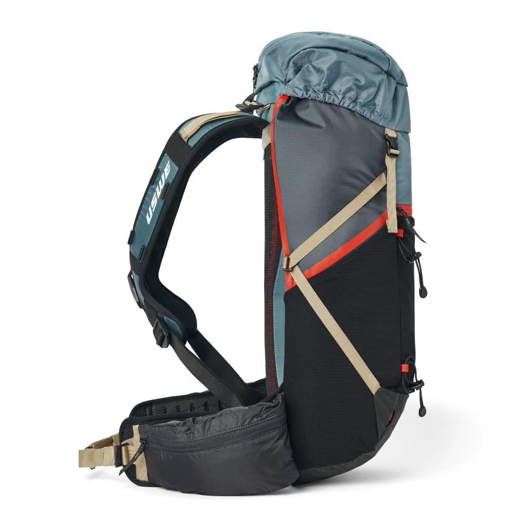 USWE TRACKER 30 DAYPACK BACKPACK - 30L