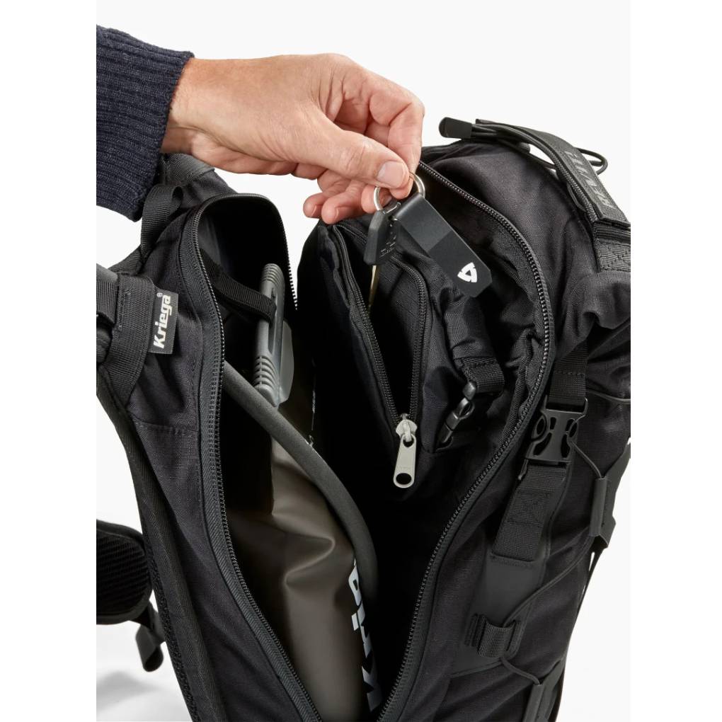REV'IT! BARREN H20 MOTORCYCLE BACKPACK - 18L